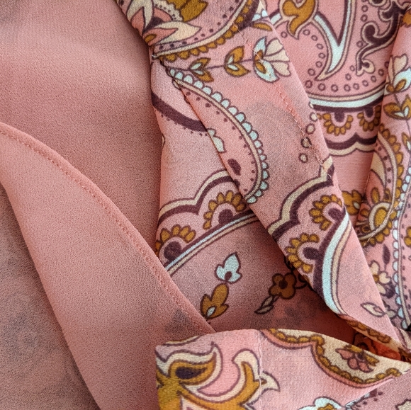 Wilfred cropped button up blouse in pink paisley - Picture 3 of 5